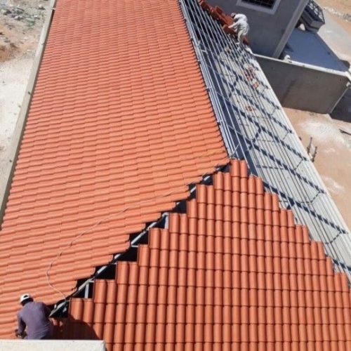 تركيب قرميد لسقف ملحق بالرياض